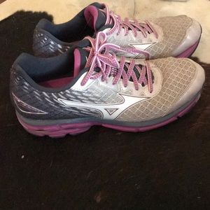 Mizuno wave runner 19 running shoes